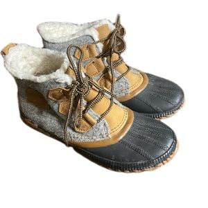 WOMENS 6 SOREL BOOT